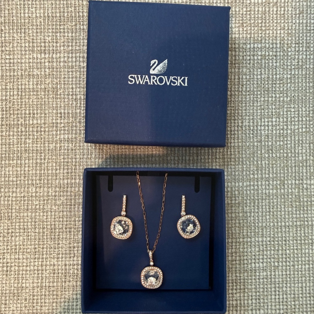 Swarovski necklace and earrings set